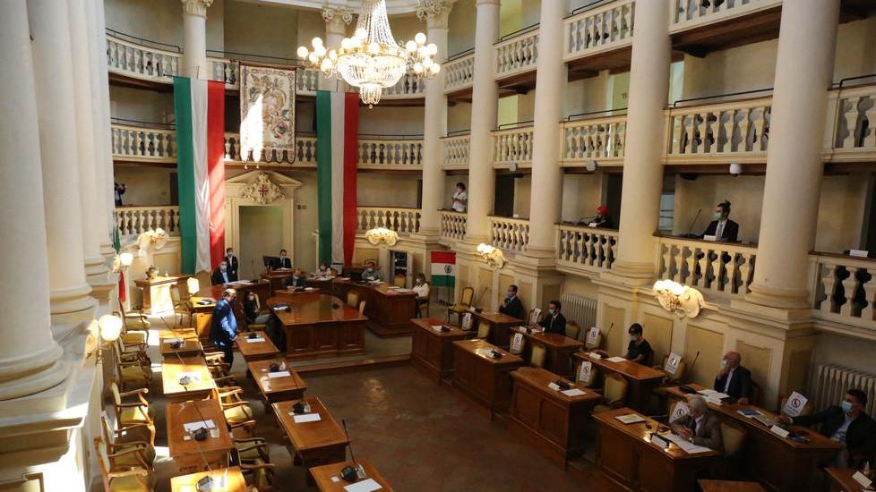 Una voce fuori campo durante la votazione «State molto attenti»