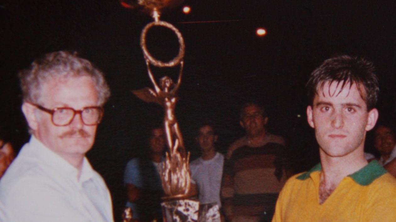 Il dottor Roberto Meoni quando era presidente del Mezzana calcio