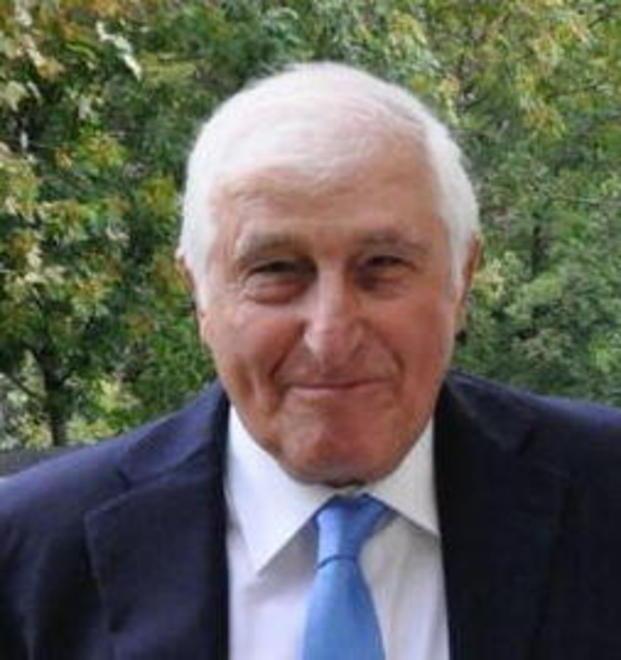 Il covid si porta via altri tre nonni in Versilia: se ne va anche il parrucchiere dei vip 