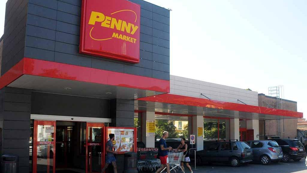 Tenta di nascondere merce nello zaino, denunciato per la seconda volta nell'arco di poche settimane