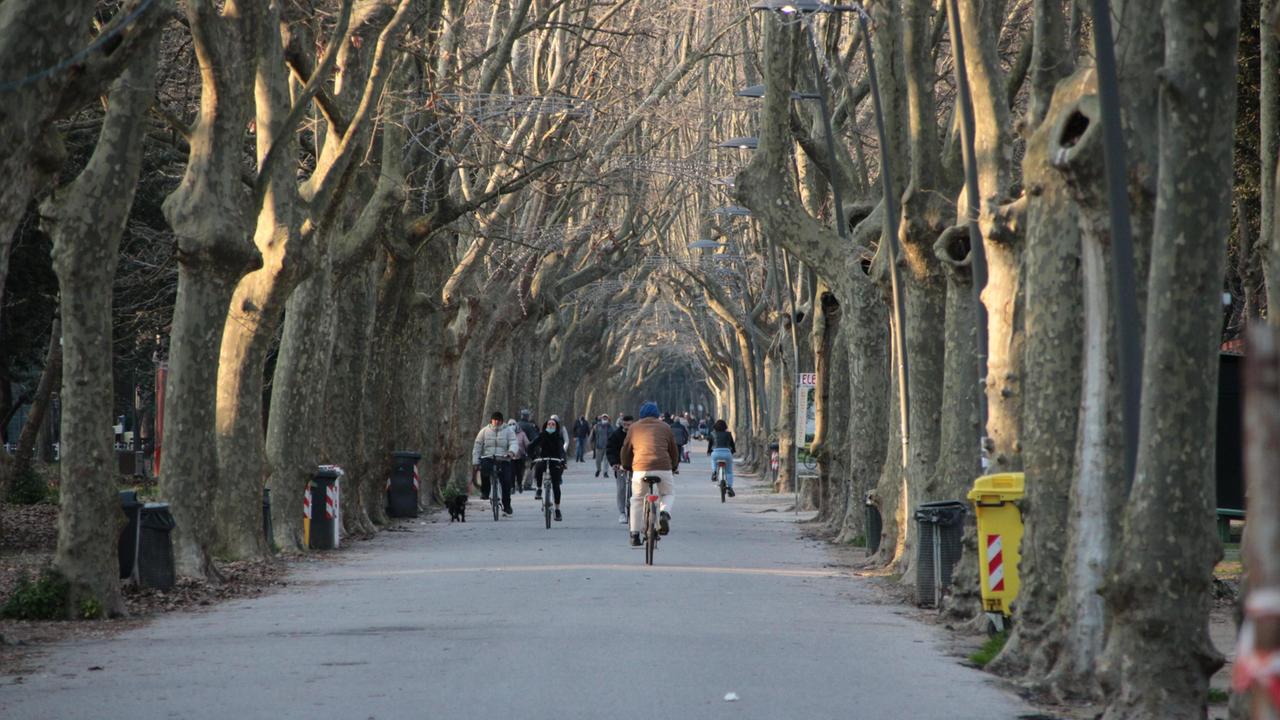 Coronavirus, la Toscana resta arancione. Zona rossa a Viareggio, comuni del cuoio e Castellina Marittima. Giani: "Chiederemo la zona bianca per l'arcipelago toscano"