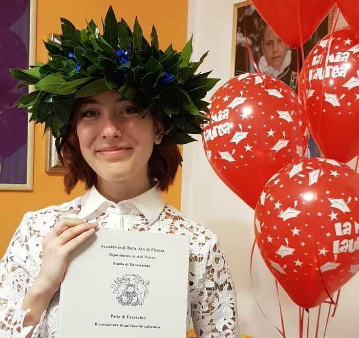 Simbologia e identità del cencio dei sogni Benedetta si laurea con una tesi sul Palio