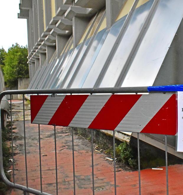 Stop ai vandali Chiuse le finestre della piscina Fedi 