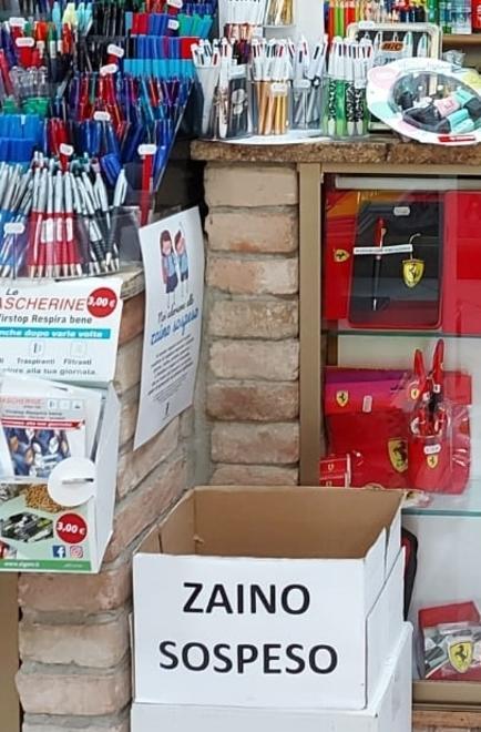 Nuvole di Carta, compleanno felice per la cartolibreria tra zaini e pennini 