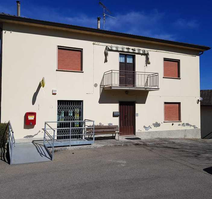 Uffici postali chiusi o aperti pochi giorni «Cittadini penalizzati» 