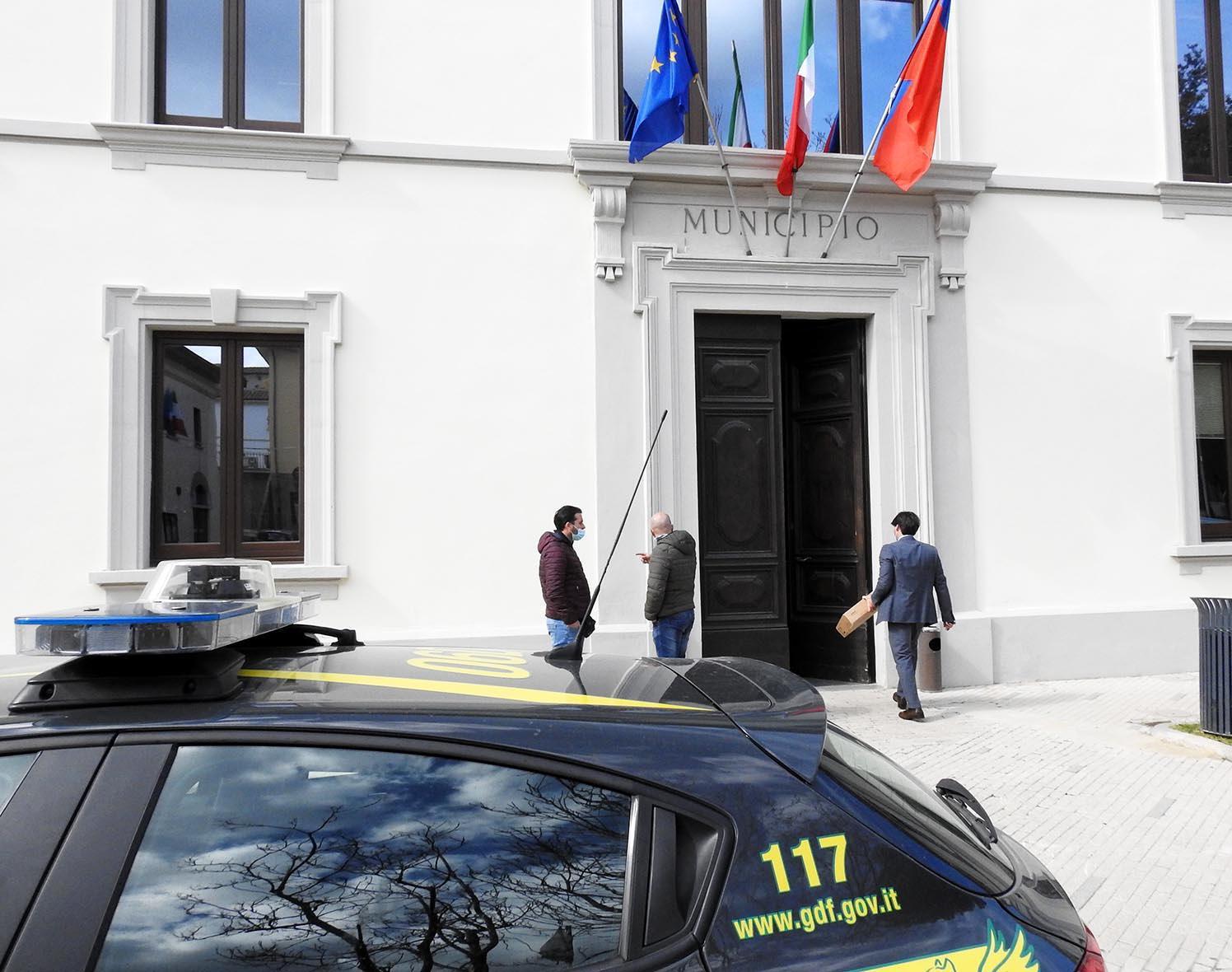 Il blitz della Finanza nel municipio di San Vincenzo