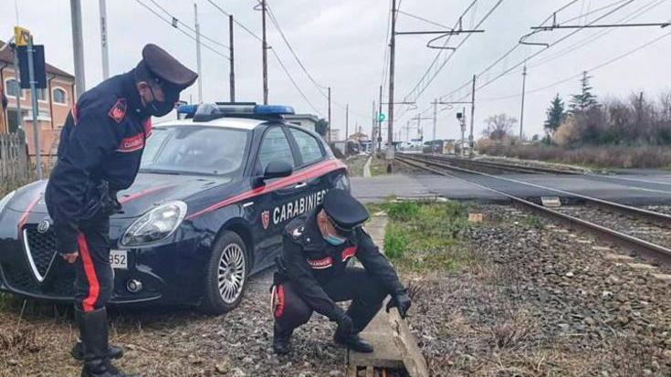 Presi i due pusher della stazione nascondevano la droga tra i binari