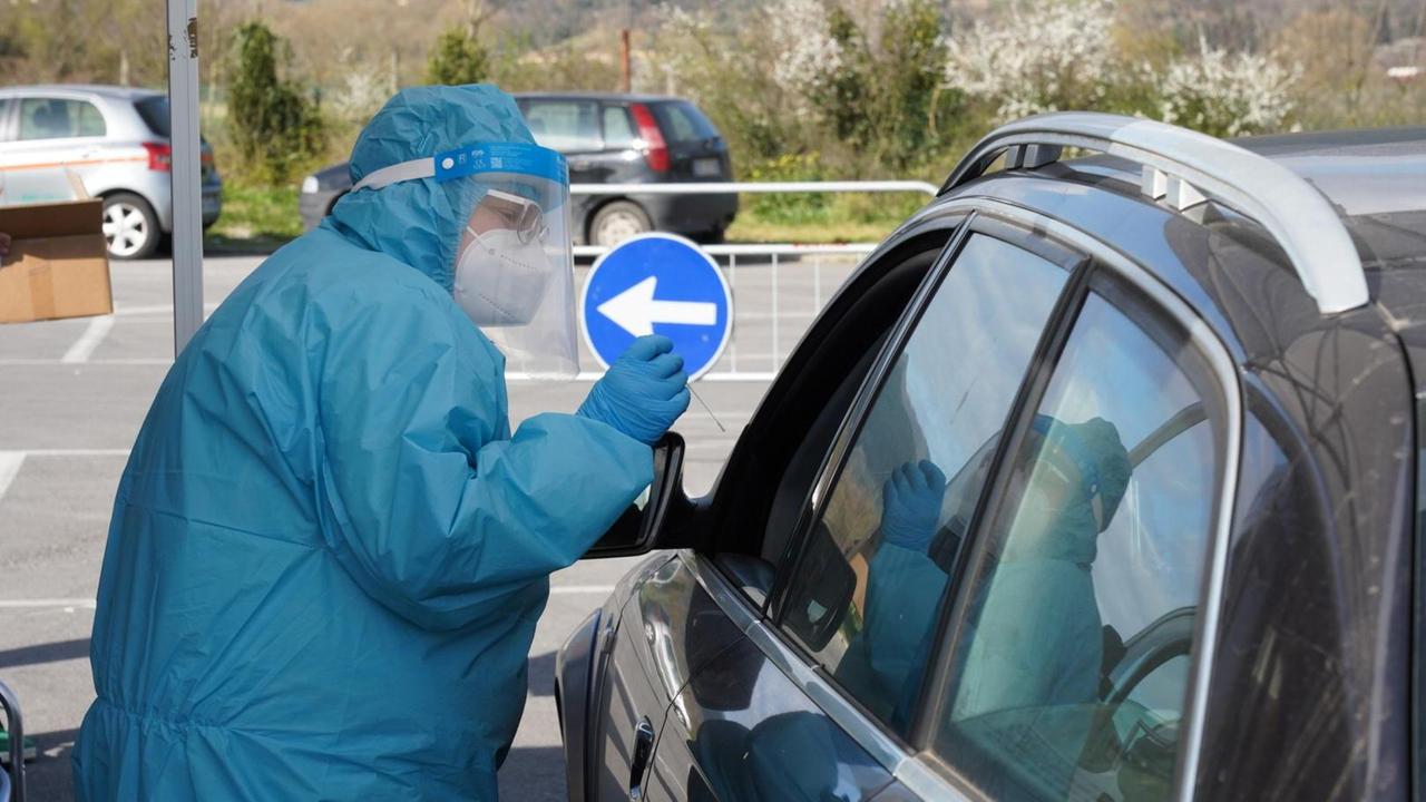 Ecco i comuni rossi in Toscana e quelli arancioni in cui le scuole saranno chiuse