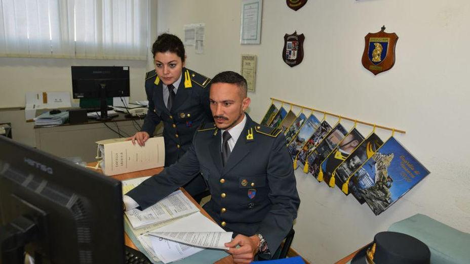 Pistoia, commercialista arrestata: ecco le accuse