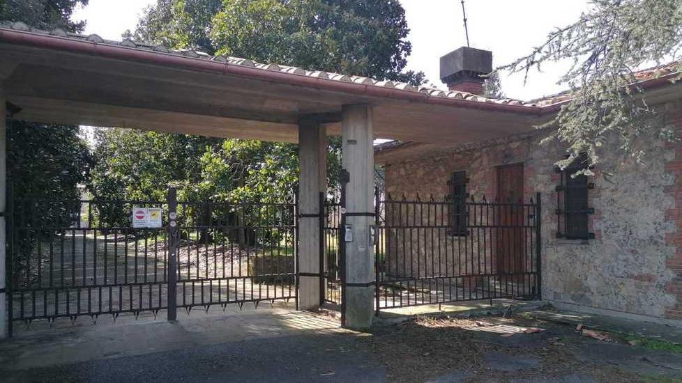 Sfumato il resort di lusso bivacchi e degrado nella villa del “Faraone”