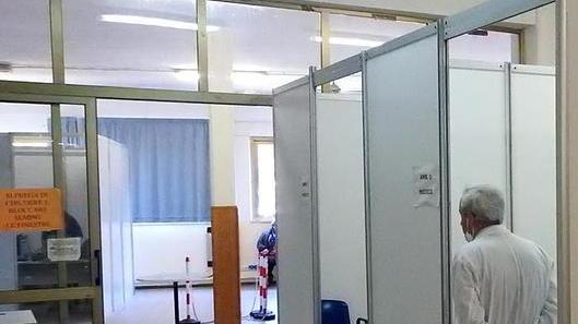 AstraZeneca in pochi rinunciano, circa 400 le dosi somministrate