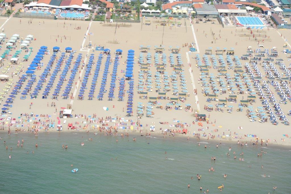 C'è tanta voglia di vacanza: ecco come la Versilia si prepara a un pienone di turisti 