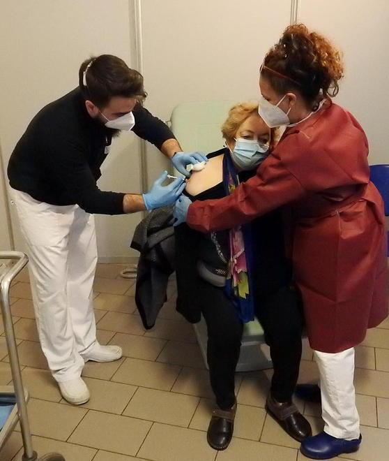 Covid, nove nuovi positivi con tre ragazze di 21 anni