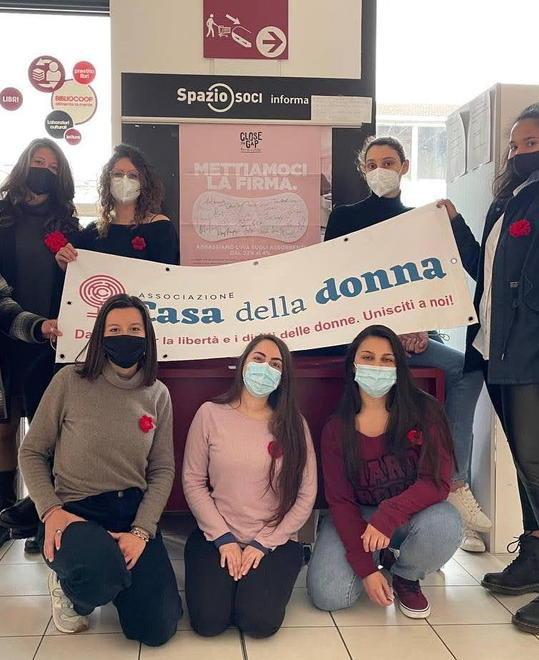 Tampon Tax, firme anche alla Coop