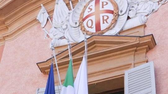 Orari ridotti e chiusure di scuole e nidi Sindaco e famiglie faccia a faccia per ore