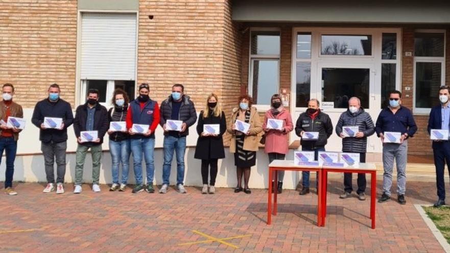 Un laboratorio mobile digitale donato ad alunni e insegnanti
