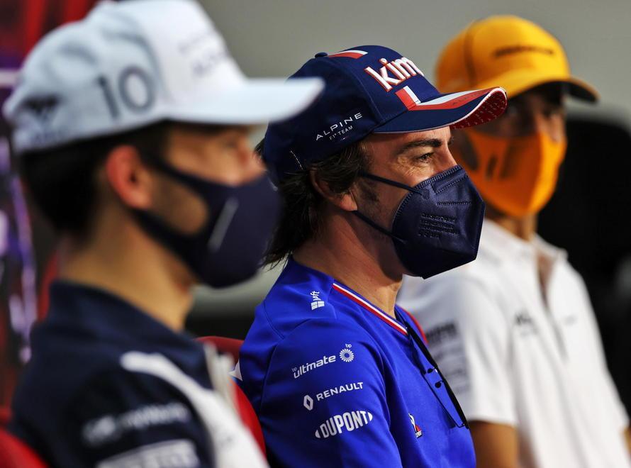 Alonso torna e si mostra subito in buona forma 
