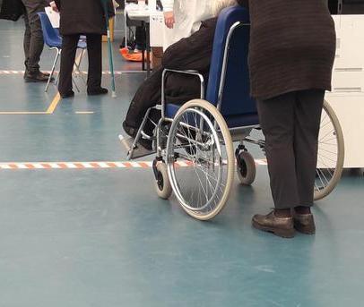 La Consulta disabili scettica sul portale: «No al vaccino solo su prenotazione online» 