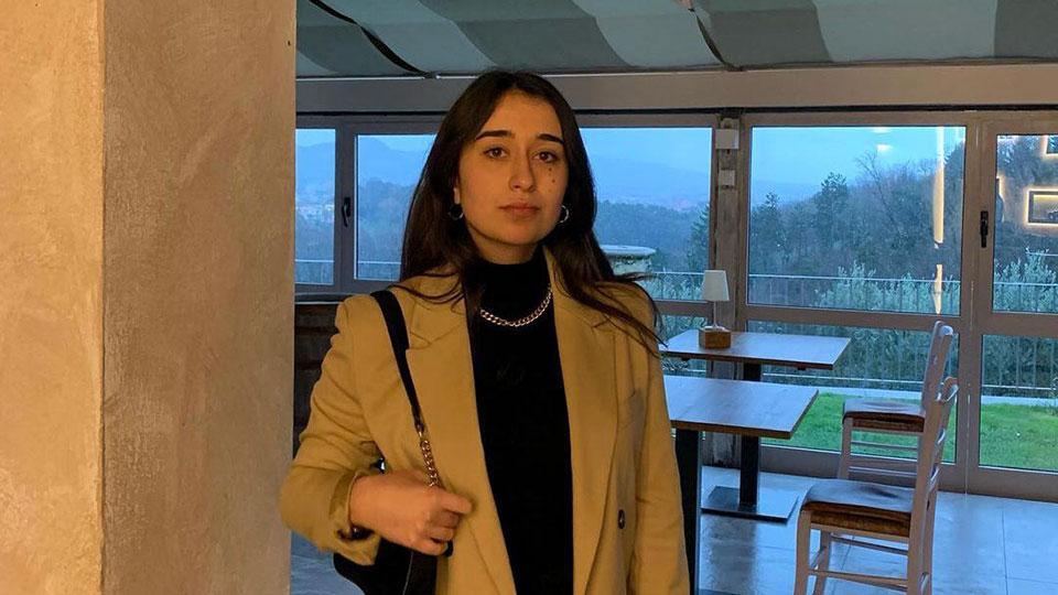 Uccisa da un malore a 19 anni: la tragedia davanti ai genitori. Il ricordo dell'amica del cuore
