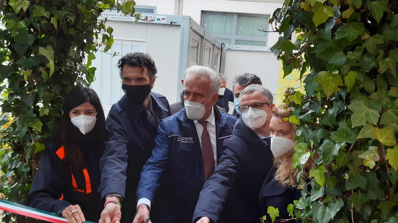 Il taglio del nastro del centro Pegaso all'ex Creaf nel dicembre dell'anno scorso