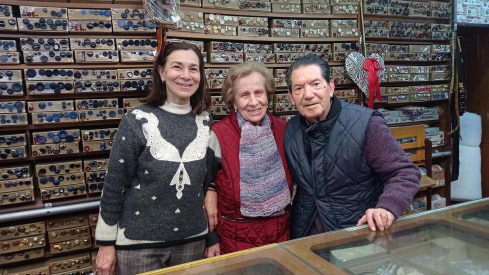 Da destra Sileno, Editta e la figlia Maria Pia Santini