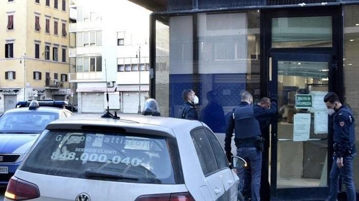 La cordicella fa scattare l’emergenza nella banca (ma è un falso allarme)