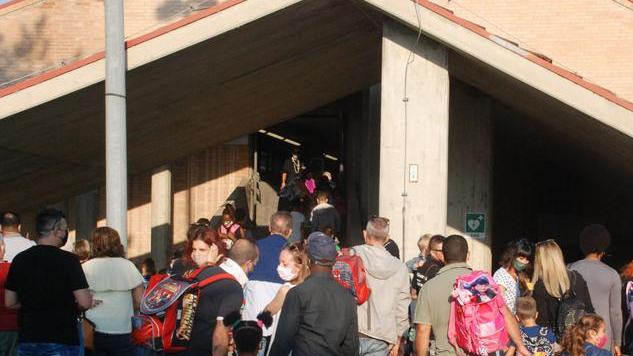 Parlano mamme e papà «Babysitter? No, grazie Meglio i valori dei nonni»