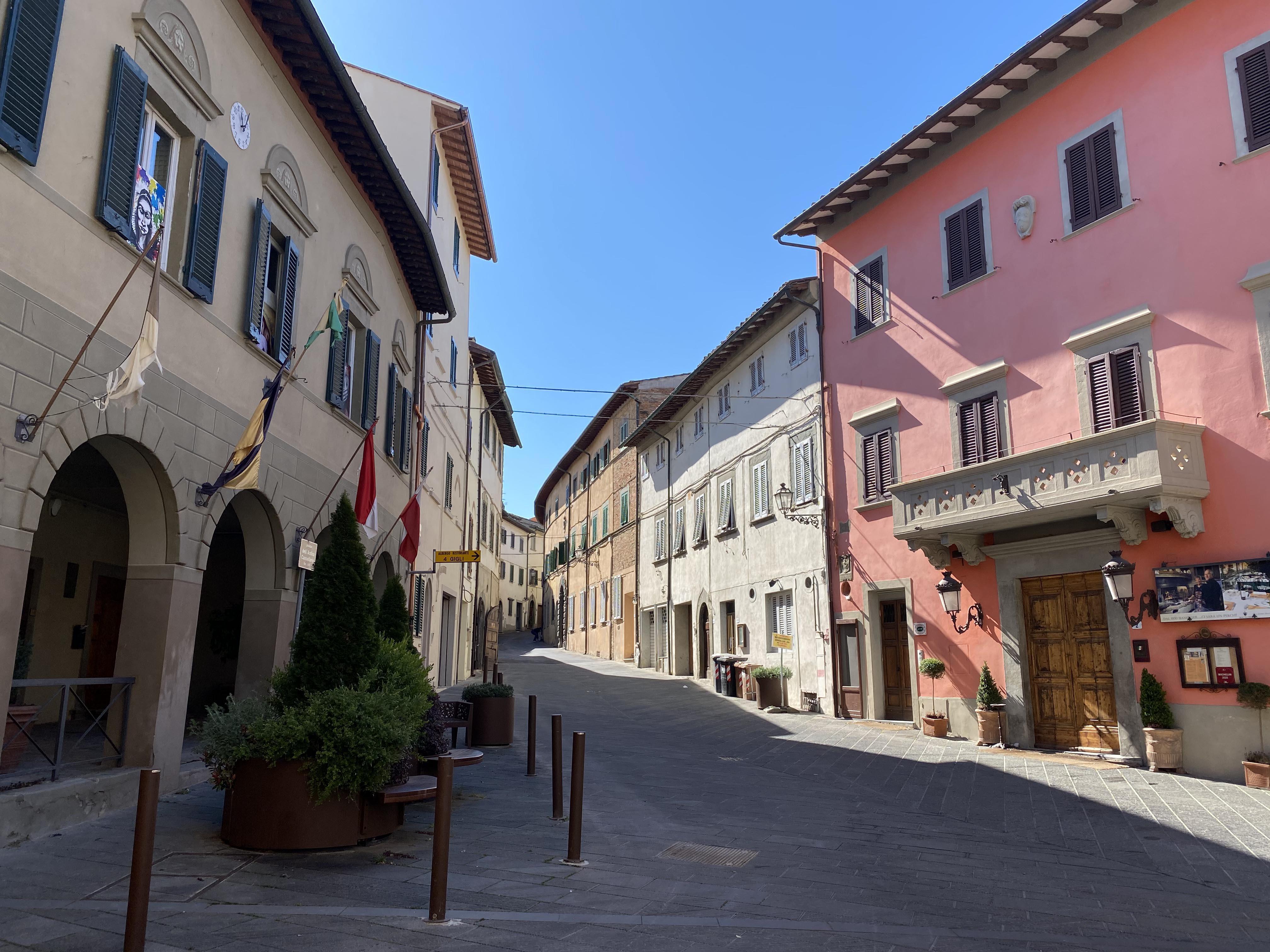 Coronavirus, Toscana ancora arancione almeno fino a fine mese. Ma 88 comuni hanno dati da zona rossa: la mappa 