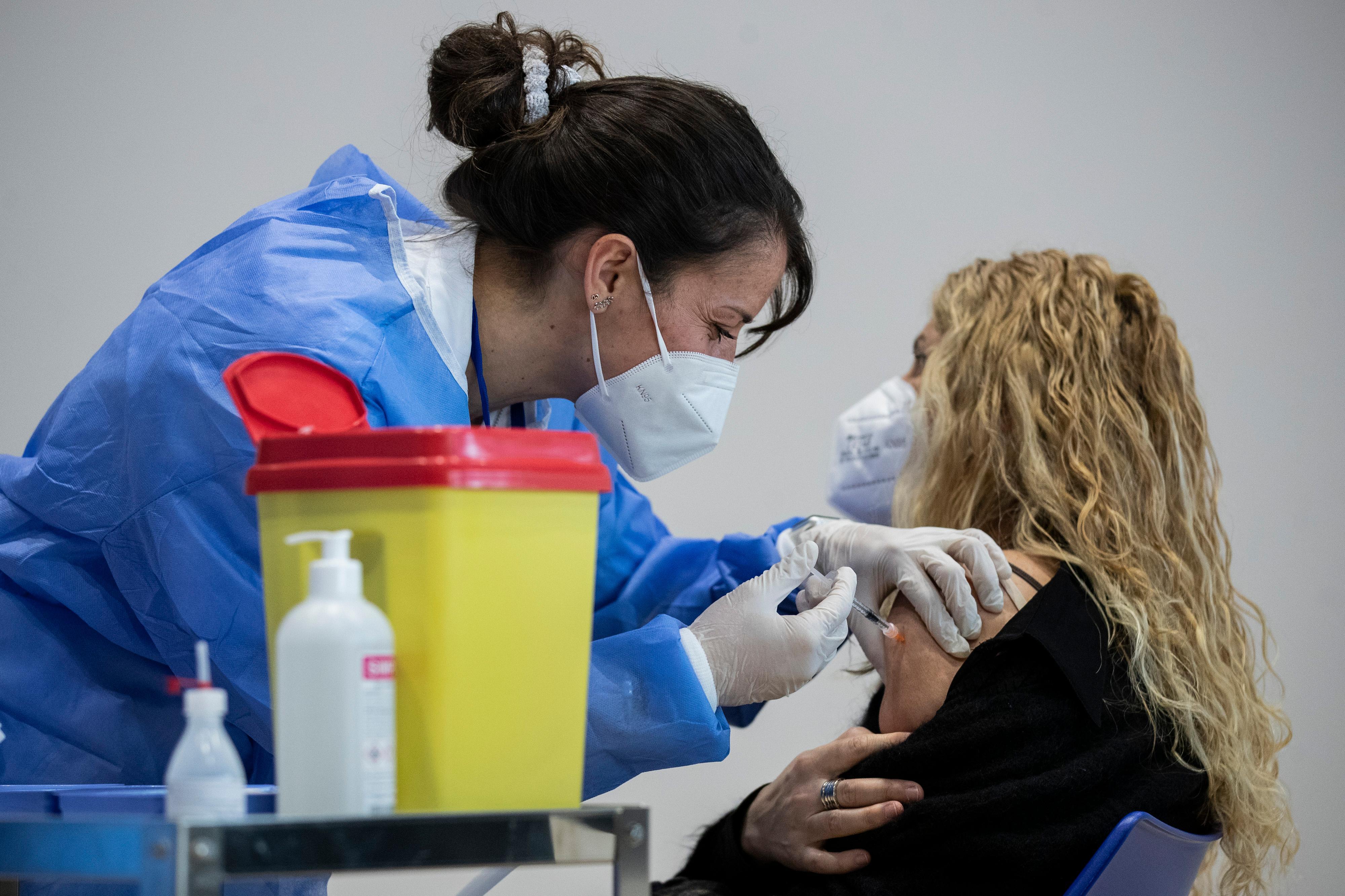 Vaccini in Toscana. Gli infartuati lievi sono fragili, niente priorità per i diabetici di "tipo 1": le risposte ai lettori