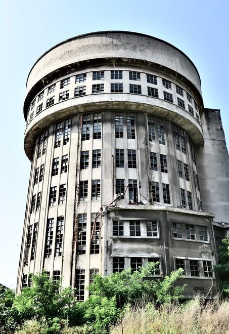 L’ex distilleria di Ferrara da polo industriale a luogo dell’abbandono 