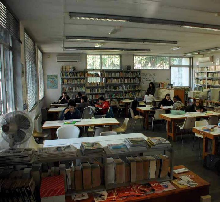Trecento firme per far riaprire tutte le biblioteche di Carrara