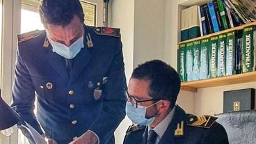 Moglie e marito nei guai per bancarotta e riciclaggio