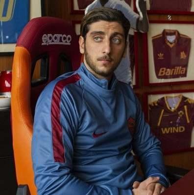 “Speravo de morì prima” ironia e commozione nella serie dedicata a Totti