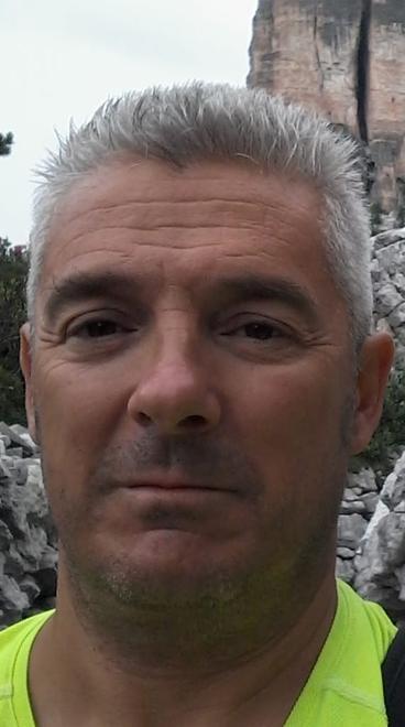 A 54 anni trovato morto nel letto dalla moglie 