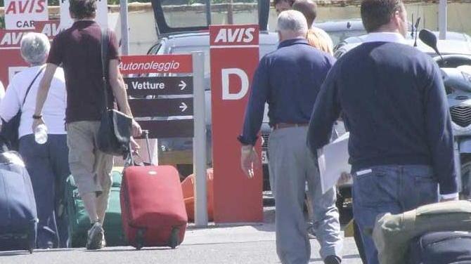 Maxi mobilitazione a difesa di Toscana Aeroporti Handling