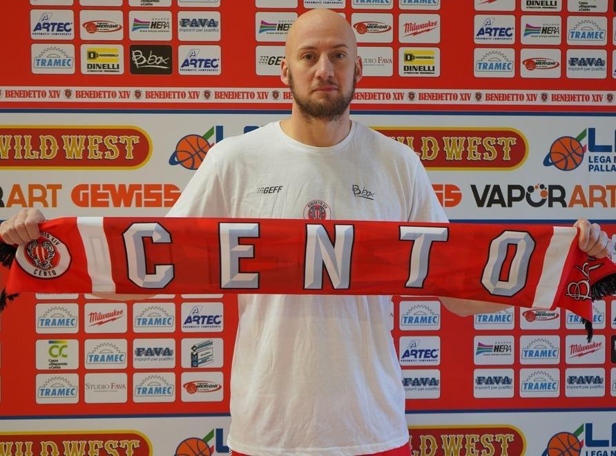 Peric ora veste Tramec Il debutto subito da ex nel derby contro il Kleb 