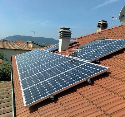 Modena Una coppia scopre di pagare 36mila euro a una finanziaria per pannelli inutili sul tetto 