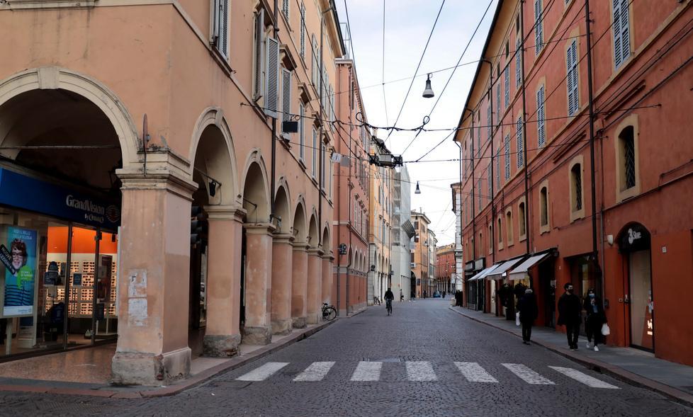 Modena. Commercio, Muzzarelli scrive a Draghi «Risorse per abbattere Tari e affitti» 