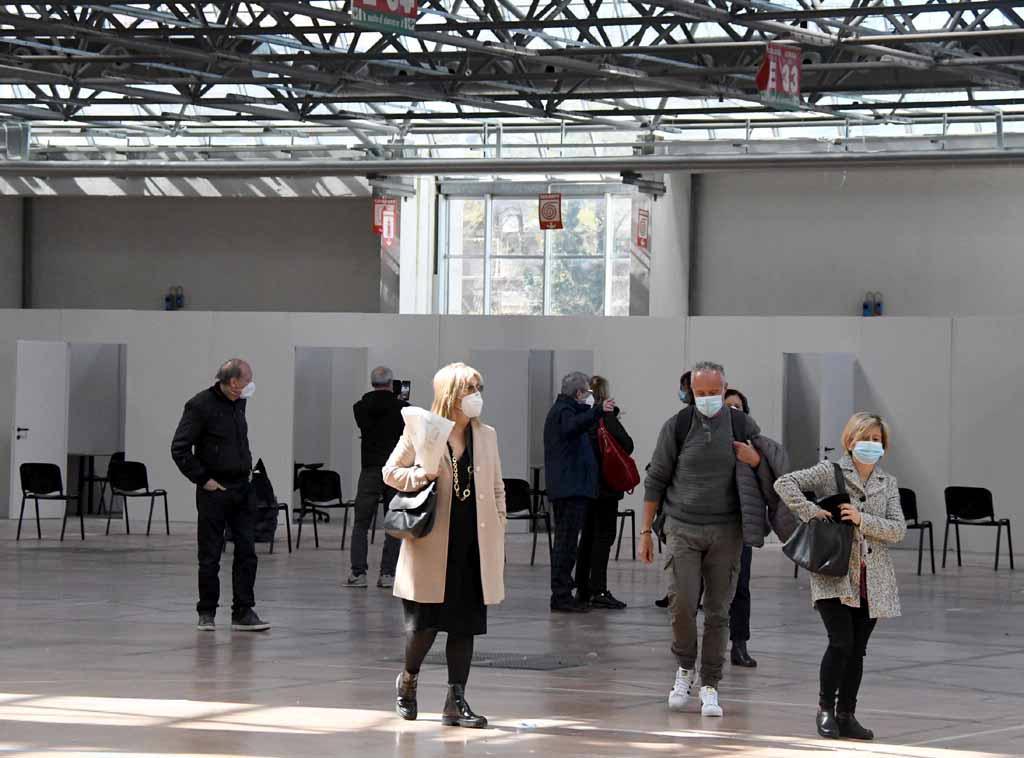 Sopralluogo di Asl e tecnici al padiglione E