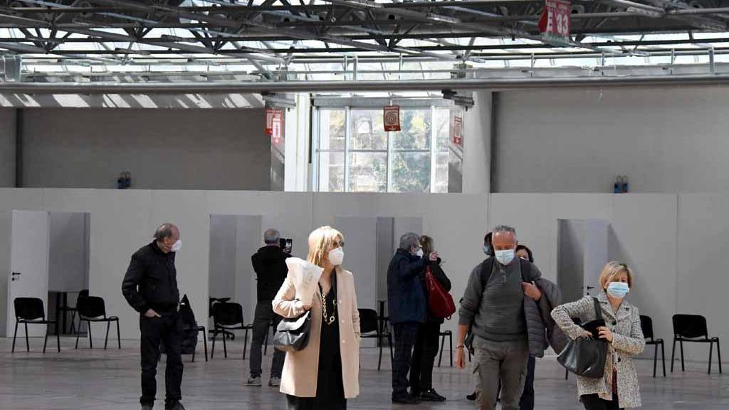 Sopralluogo di Asl e tecnici al padiglione E