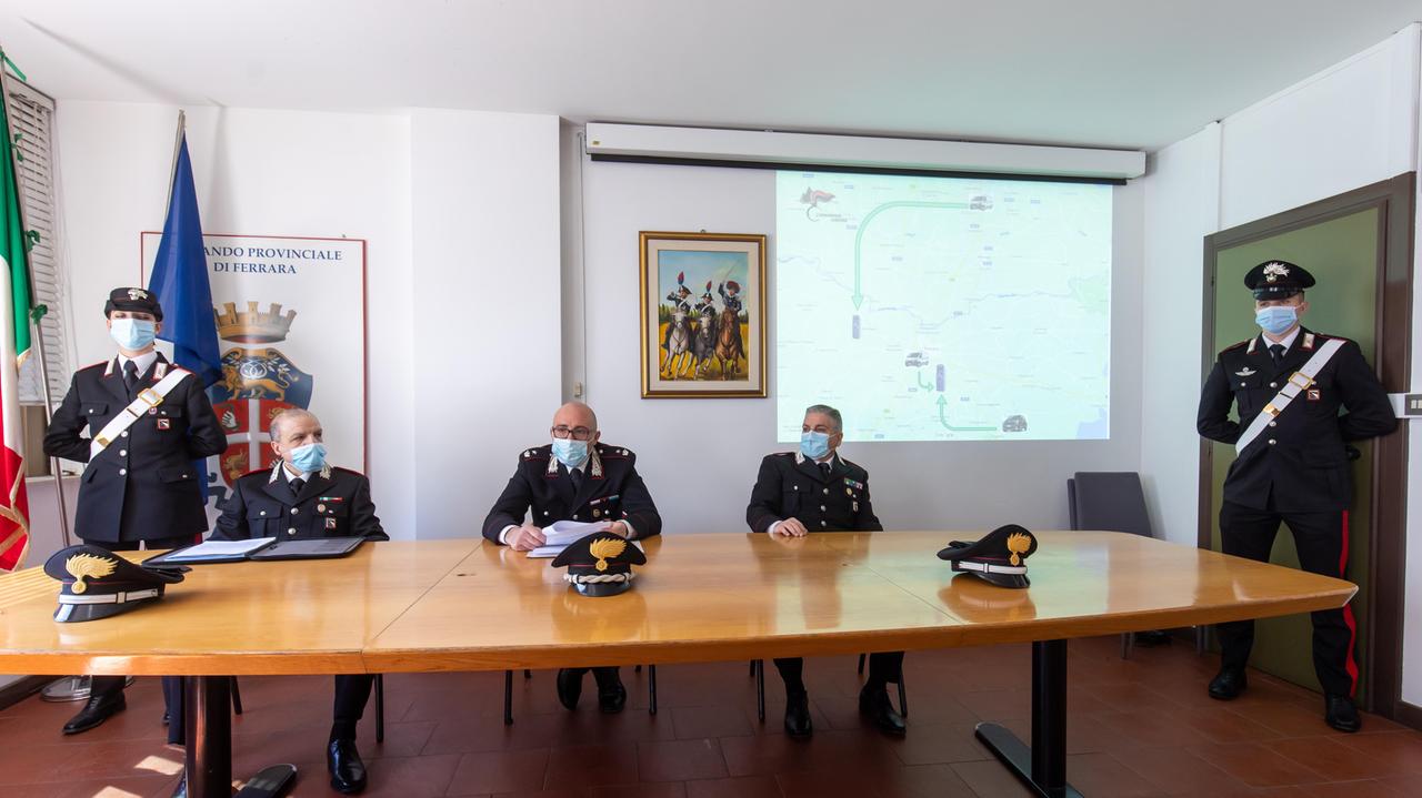 Ferrara, colpi ai bancomat e furti d'auto: due arresti