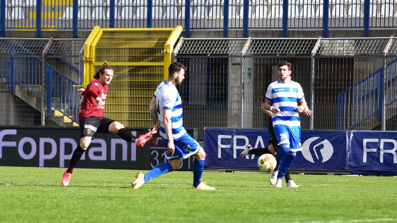 Il Pontedera vola: tre gol alla Pro Patria