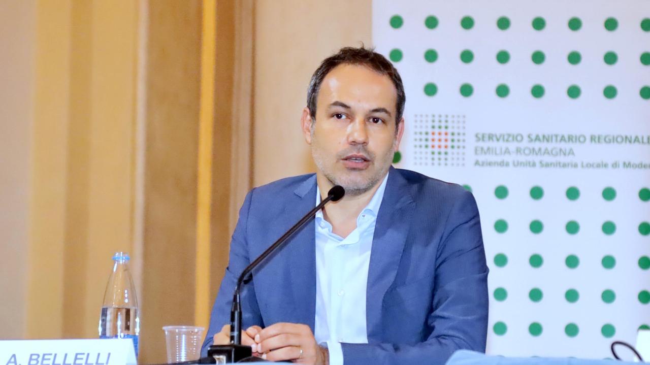 Carpi, il sindaco Bellelli insegue e cattura uno scippatore