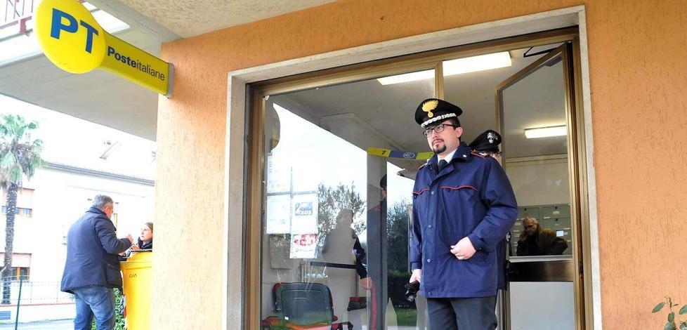 Indagine dei carabinieri alle Poste (Foto archivio)