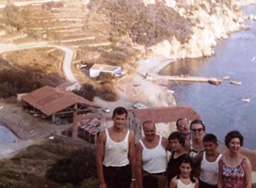 Le estati da sogno all’Enfola tra i barconi della tonnara, i bimbi e il mare cristallino