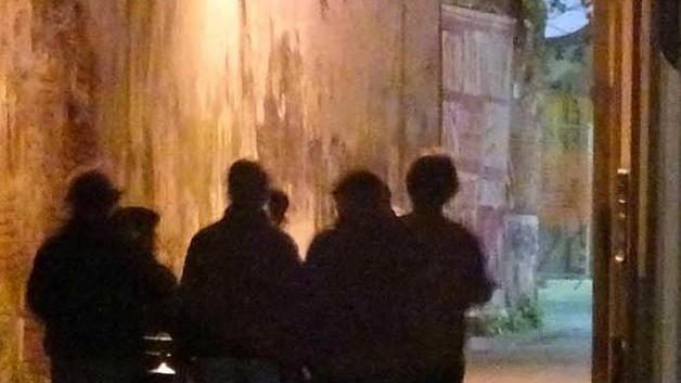 Troppe zone buie e insicure in centro Il comitato: «Paghiamo noi le telecamere»