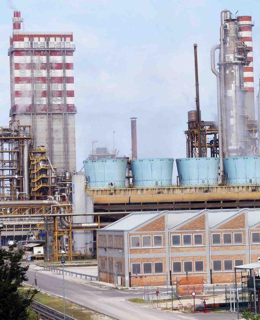 «Chiude il cracking a Marghera Un’alternativa c’è, a Ravenna» 