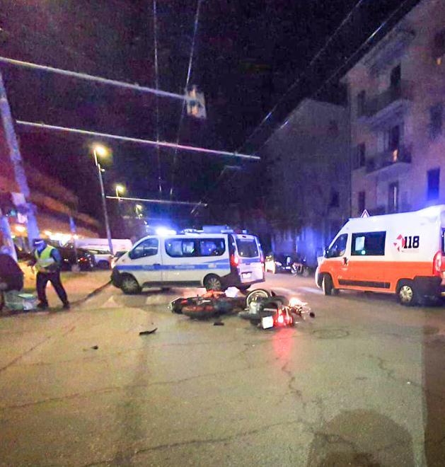 Scontro tra due rider: trasportati a Baggiovara 