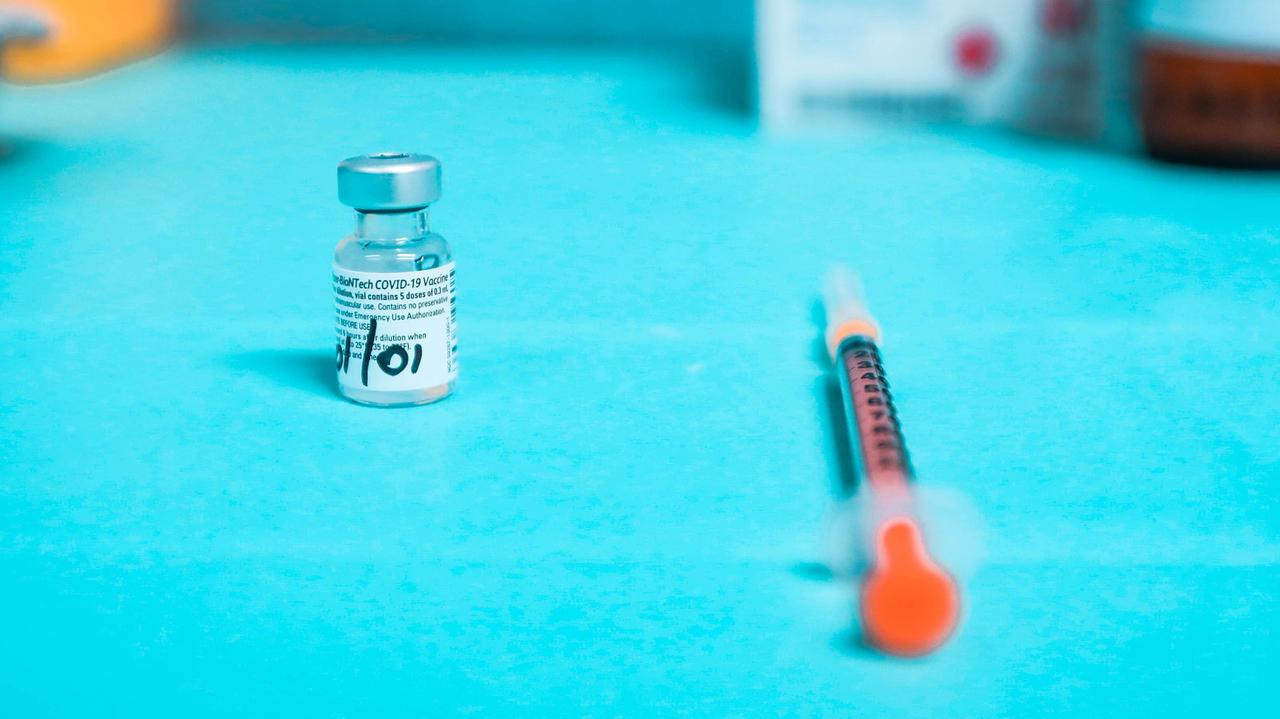 Vaccini in Toscana, 50mila fragilissimi in attesa: le previsioni sulle consegne di Moderna
