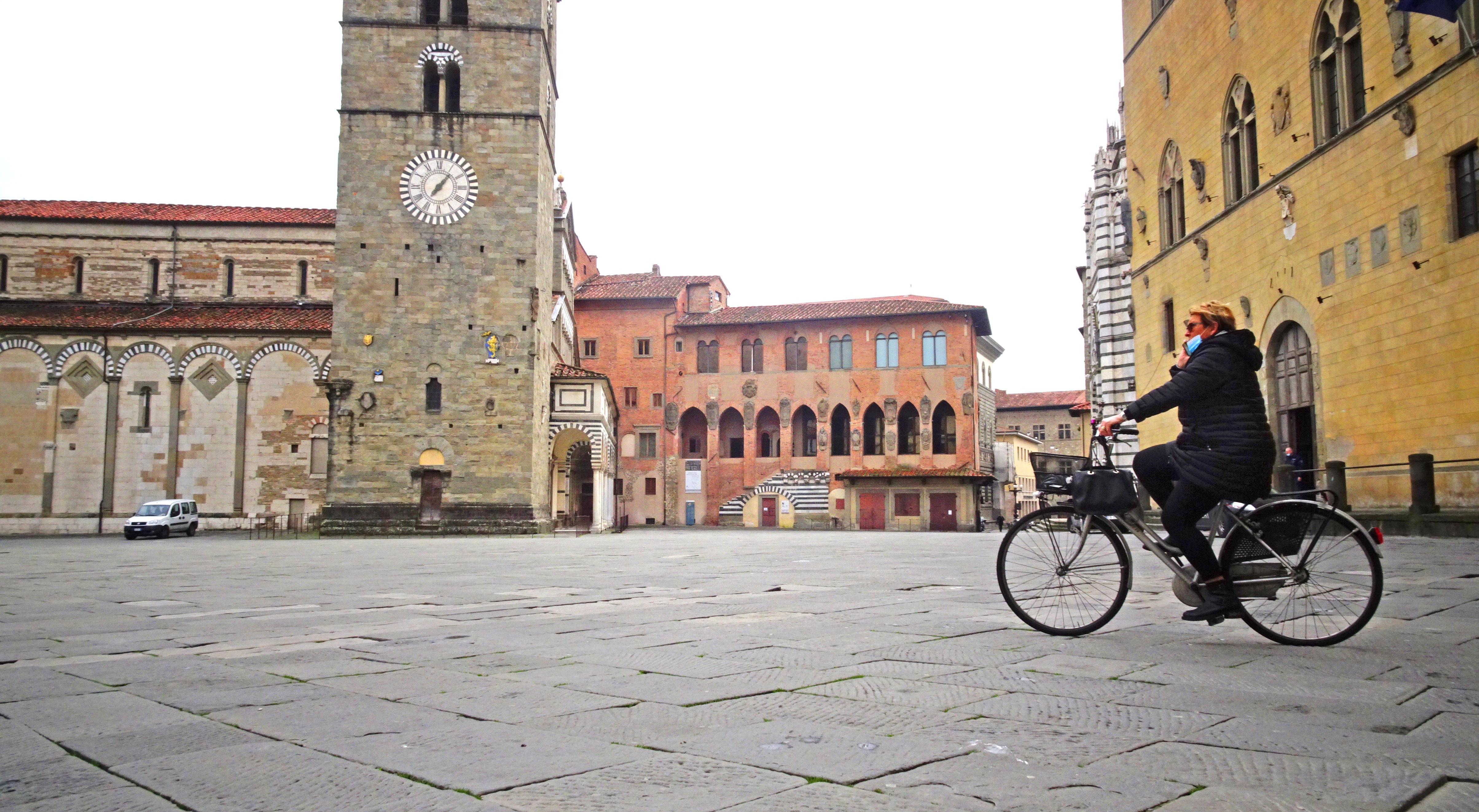 Nella foto Pistoia, una delle città zona rossa